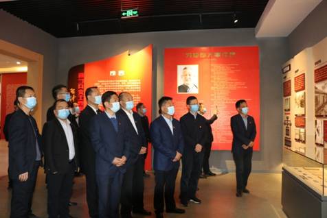 参观1.JPG
